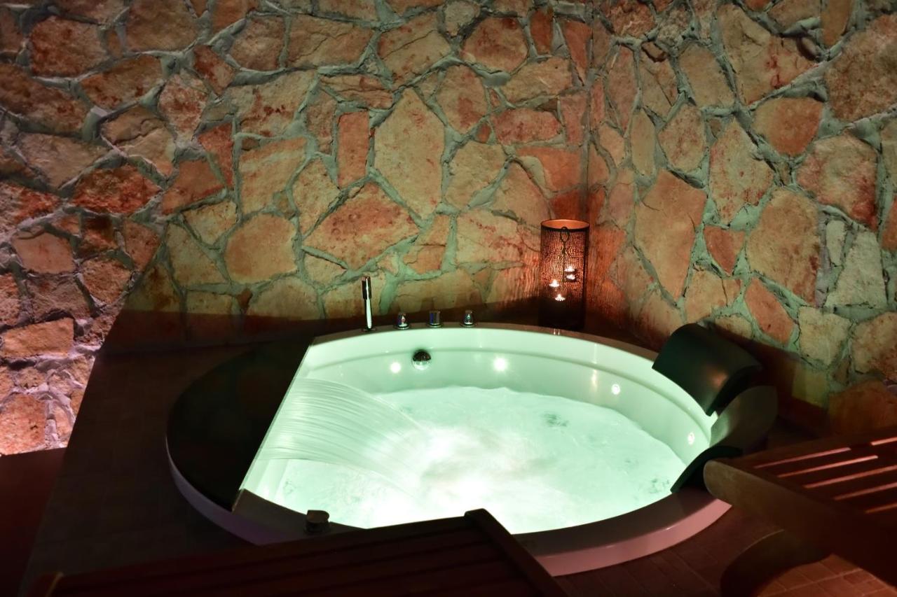 Spa Room Sicilia - Intera Casa Con Spa Privata Jacuzzi Sauna Bagno Di Vapore Ad Uso Illimitato Rosolini Extérieur photo